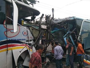 Korban Tewas Tabrakan Maut 2 Bus di Jalinsum Labusel Jadi 6 Orang
