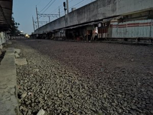 5 Fakta Gunung Antang, Lokalisasi Dekat Stasiun Matraman yang Mau Digusur
