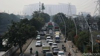 Melansir dari situs IQAir pada pukul 13:12 WIB, kualitas udara Jakarta hari ini berada dalam angka 153 yang masuk kategori tidak sehat.
