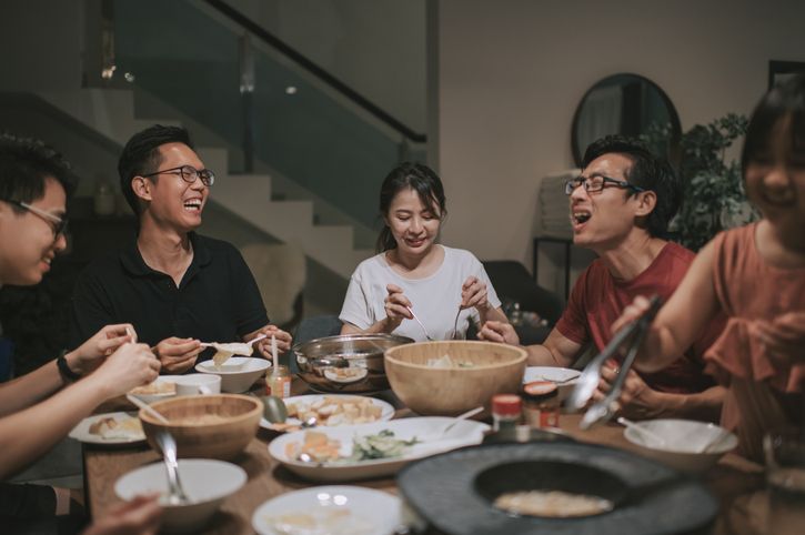Apakah lebih baik mandi setelah makan?