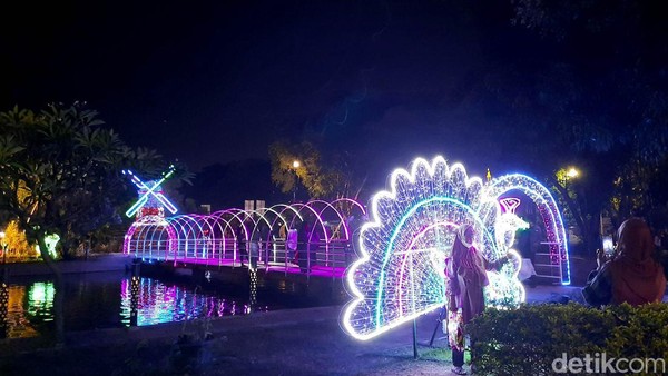 PRJ kembali hadir untuk merayakan Hari Ulang Tahun Kota Jakarta ke-495 pada 2022. PRJ digelar di JIExpo Kemayoran mulai 9 Juni sampai 17 Juli 2022. PRJ kembali hadir untuk merayakan Hari Ulang Tahun Kota Jakarta ke-495 pada 2022. PRJ digelar di JIExpo Kemayoran mulai 9 Juni sampai 17 Juli 2022.