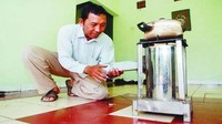 Muhammad Nurhuda adalah pencipta kompor ramah lingkungan pertama di Indonesia. Dosen Fakultas MIPA Universitas Brawijaya membuat penelitian tentang Pengembangan Kompor Biomassa Hemat Energi dan Ramah Lingkungan pada tahun 2008 sampai 2011. Kompor ramah lingkungan ciptaan alumnus Fakultas MIPA UGM tahun1989 ini telah menarik perhatian negara-negara Asia Pasifik dan Amerika. Dok. Unbraw  