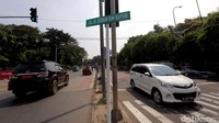 Kasudin Bina Marga Jakarta Timur Benhard Hutajulu mengatakan secara total ada nama lima tokoh Betawi yang diabadikan untuk nama jalan. Selain Haji Bokir dan Mpok Nori, tiga tokoh lainnya antara lain Haji Darip, Entong Gendut, dan Rama Ratu Jaya.