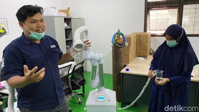 Pandemi COVID-19 membuat inovasi-inovasi baru bermunculan, salah satunya alkes yang dapat mencegah penyebaran COVID-19. Alkes itu biasa digunakan oleh dokter gigi.