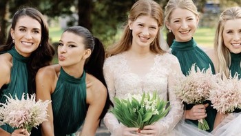 Ia cukup populer di Instagram dengan 119 ribu follower. Ini postingannya saat mengantar sang kakak, Jennifer Gates ke jenjang pernikahan. Foto: Instagram