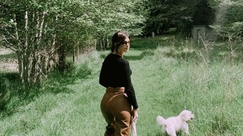 Dalam postingannya, dia tidak pernah pamer meski anak salah satu orang terkaya dunia. Paling menampakkan fotonya sedang liburan atau bersama pacar dan teman-temannya. Foto: Instagram