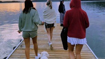 Diketahui Phoebe gemar balet dan menari. Dia pun menempuh pendidikan balerina di The School of American Ballet sampai sekolah prestisius,  Juilliard School. Foto: Instagram