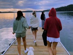 Sosok Putri Bungsu Bill Gates, Cerdas dan Hobi Tampil Seksi