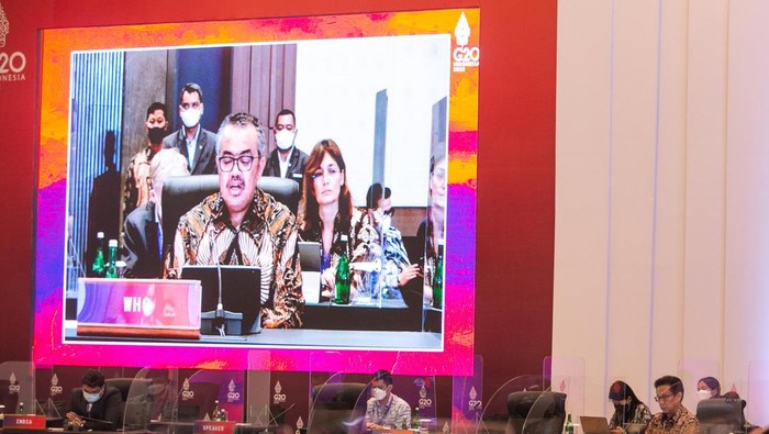 Direktur Jenderal Organisasi Kesehatan Dunia (WHO) Tedros Adhanom Ghebreyesus hadiri agenda G20 di Yogyakarta. Ia tampak mengenakan pakaian batik. Ini fotonya.