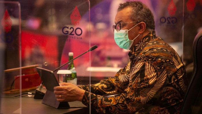 Direktur Jenderal Organisasi Kesehatan Dunia (WHO) Tedros Adhanom Ghebreyesus hadiri agenda G20 di Yogyakarta. Ia tampak mengenakan pakaian batik. Ini fotonya.