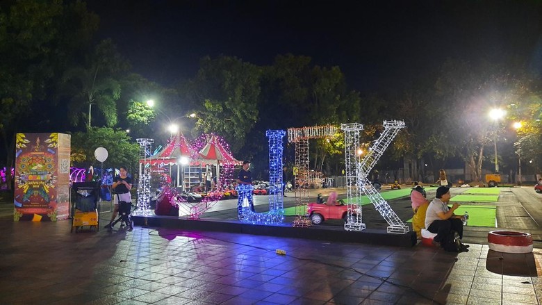 PRJ 2022 Suasana PRJ di malam hari