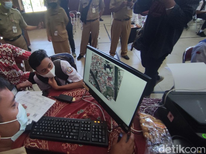 Proses PPDB di SMAN 5 Semarang, Senin (20/6/2022).
