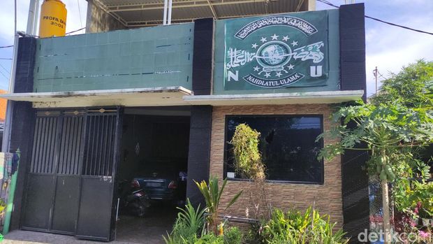 Rumah sesepuh Pagar Nusa di Sidoarjo yang dilempar batu orang tak dikenal