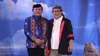 Ia juga berkomitmen untuk mendorong pemerintah agar lebih serius memperhatikan nasib seniman. Sebab seniman dinilai berjasa menumbuhkan kebahagiaan melalui hiburan.