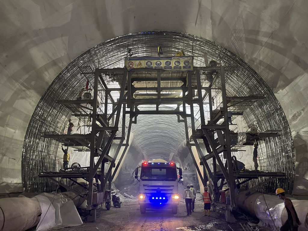 Seluruh Terowongan di Proyek KCJB Berhasil Ditembus. (Dok. KCIC)