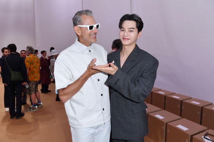 MILAN, ITALY - JUNE 19: Jeff Goldblum and Song Kang attend Prada Spring/Summer 2023 Menswear Fashion Show on June 19, 2022 in Milan, Italy. (Photo by Jacopo M. Raule/Getty Images for Prada)