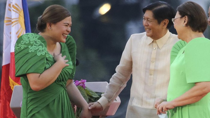 Sosok Sara, Putri Duterte yang Dilantik Jadi Wakil Presiden Filipina Sara Duterte-Caprio dilantik menjadi wakil presiden Filipina. Putri Rodrigo Duterte itu sebelumnya terpilih jadi wakil presiden mendampingi Ferdinand Marcos Jr.