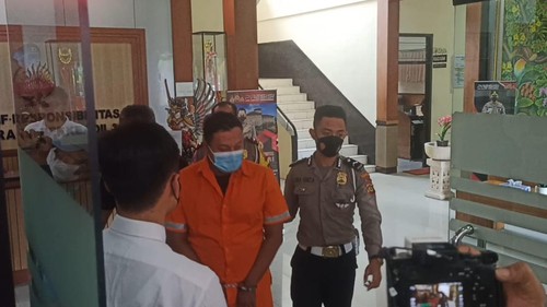 Tersangka sopir bus pariwisata Agus Supriyanto di Polres Tabanan, Minggu (20/6/2022)