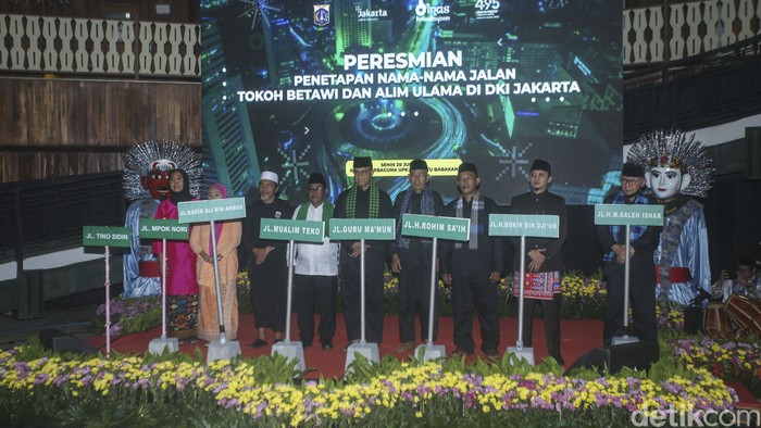 Gubernur DKI Jakarta Anies Baswedan meresmikan perubahan 22 nama jalan di wilayah Jakarta. Nama-nama jalan itu diambil dari nama tokoh-tokoh Betawi.