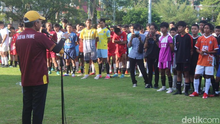 Wali Kota Parepare Taufan Pawe menghadiri Scouting Talent Akademi PSM Makassar 2022 di Lapangan Andi Makkasau.