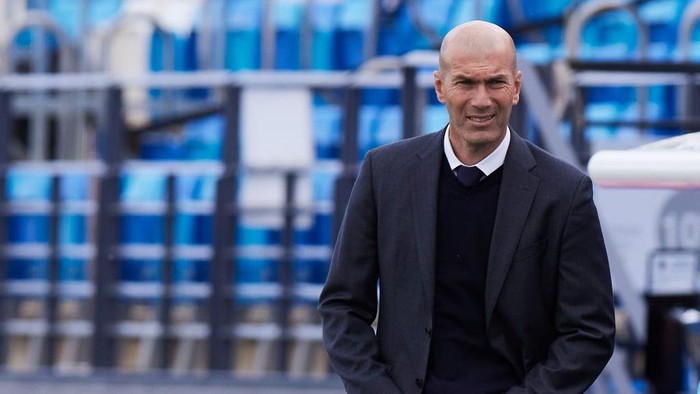 MADRID, SPAIN - 2021/05/22: Zinedine Zidane Head coach (Real Madrid CF) in action during La Liga match round 38 between Real Madrid and Villarreal CF at Alfredo Di Stefano Stadium.
(Final score; Villarreal CF 2-1 Real Madrid). (Photo by Manu Reino/SOPA Images/LightRocket via Getty Images)