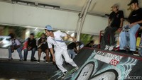 Ratusan Skateboarder di Jakarta memenuhi kawasan Blok M untuk memperingati Hari Skateboarding Sedunia yang jatuh setiap tanggal 21 Juni.