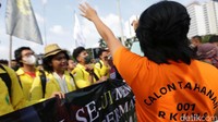 Mereka menyoroti pasal-pasal problematik dalam RKUHP berupa living law, soal pidana mati, contempt of court, penyerangan harkat dan martabat presiden, aborsi, hate speech, kohabitasi, pidana untuk demonstrasi tanpa pemberitahuan, hingga penghinaan terhadap penguasa.