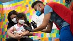 Balita di AS Mulai Disuntik Vaksin Covid-19