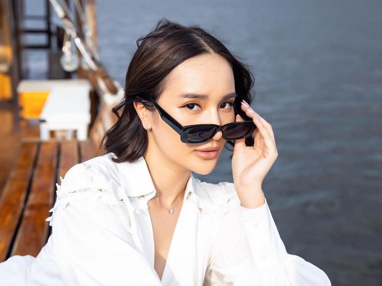 6 Potret Bella Aprilia Sant, Model yang Lagi Lengket dengan Anwar BAB