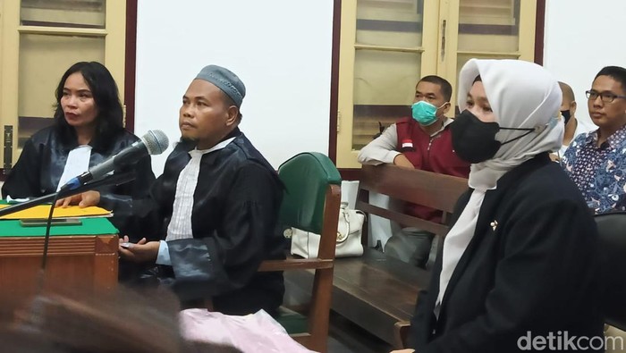 dr. Gita menjalani sidang di PN Medan.