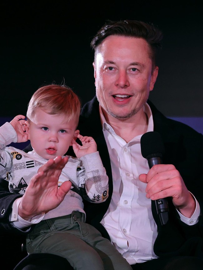 7 Selebriti Pria yang Punya Banyak Anak, Elon Musk 14