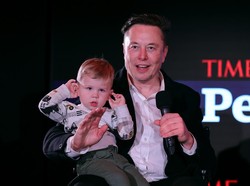 7 Selebriti Pria yang Punya Banyak Anak, Elon Musk 14