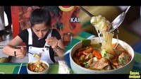 Pedasnya bakso kuah cabe juga Farida cicipi di warung makan Bakso Setan Kuah Iblis yang berlokasi di Temanggung, Jawa Tengah. Farida sangat kepedasan sampai mukanya merah ketika mencicipi semangkuk bakso itu. Foto: YouTube Farida Nurhan