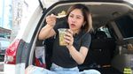 Nampol! Ini Momen Farida Nurhan Makan Mie Jebew hingga Sambal Setan Super Pedas