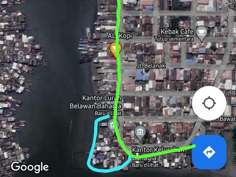Garis hijau lokasi pembangunan tanggul, garis biru lokasi rumah Wati
