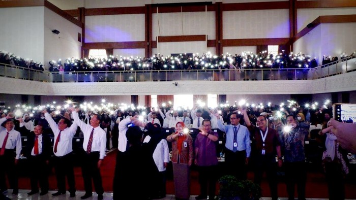 Kementerian Agama menggelar Seminar Indonesia Emas dibeberapa daerah di Indonesia guna memberikan semangat dan optimisme pada generasi muda.