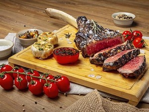 Mewah! 6 Restoran di Singapura Ini Sajikan Menu Makanan ala Sultan