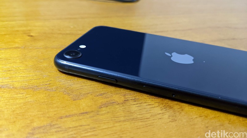 iPhone SE 2022