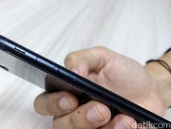 Menggenggam iPhone SE 2022, HP 5G Apple Termurah Desainnya Jadul