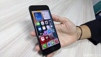 7. iPhone SE 2022. Foto: Virgina Maulita Putri/detikINET