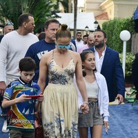 Emme sendiri memiliki saudara kembar laki-laki bernama Maximilian David Muñiz. Si kembar merupakan anak dari Jennifer Lopez dan Marc Anthony. Foto: dok. Getty Images