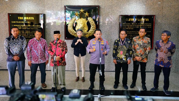 Kapolri Jenderal Listyo Sigit bertemu dengan Dewan Pers Indonesia