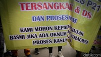 Sedangkan Doni Salmanan sekitar bulan Maret 2021 melakukan promosi melalui akun YouTube dengan menawarkan keuntungan melalui aplikasi trading Quotex (binary option) hingga merugikan banyak korban. 
