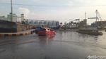 Penampakan Banjir Rob di Pelabuhan Semarang Sore Tadi