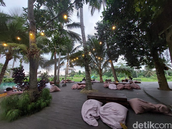 Kelapa Muda Ubud