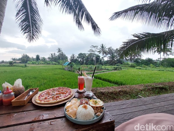 Pemandangan seperti ini yang kamu dapatkan jika datang dan bersantai di Kelapa Muda Ubud. Cakep nggak tuh? Pemandangan seperti ini yang kamu dapatkan jika datang dan bersantai di Kelapa Muda Ubud. Cakep nggak tuh?