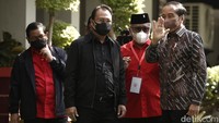 Jokowo dijadwalkan akan memberikan sambutan dalam acara rakernas ini. Sejumlah tokoh sudah datang lebih dulu di antaranya Ketua Umum PDIP Megawati Soekarnoputri, Menteri Energi dan Sumber Daya Mineral (ESDM) Arifin Tasrif, Menteri PPPA Bintang Puspayoga, Ketua DPR Puan Maharani, hingga Menteri PUPR Basuki Hadimuldjono.