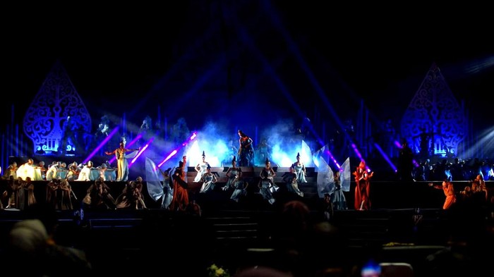 Lihat Lagi Semarak Pembukaan Pesparawi XIII di Candi Prambanan Pesparawi XIII dibuka di Kompleks Candi Prambanan, Sleman. Diikuti 8.144 orang dari 34 provinsi se-Indonesia, Pesparawi jadi simbol kerukunan antarumat beragama