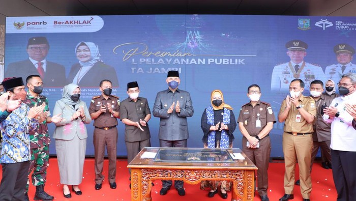 Peresmian mal pelayanan publik di Jambi. (foto: istimewa)