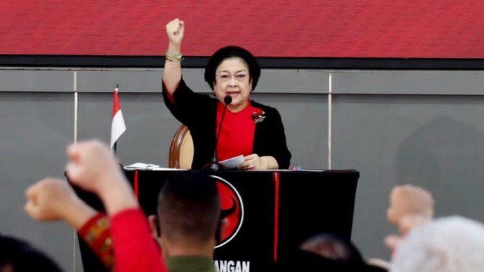 Megawati-Jokowi Hadir di Rakernas II PDIP Ketua Umum PDIP Megawati Soekarnoputri memberikan arahan serta membuka Rakernas II PDIP di Jakarta, Selasa (21/6/2022). Rakernas PDIP kali ini mengusung tema Desa Kuat, Indonesia Maju dan Berdaulat.